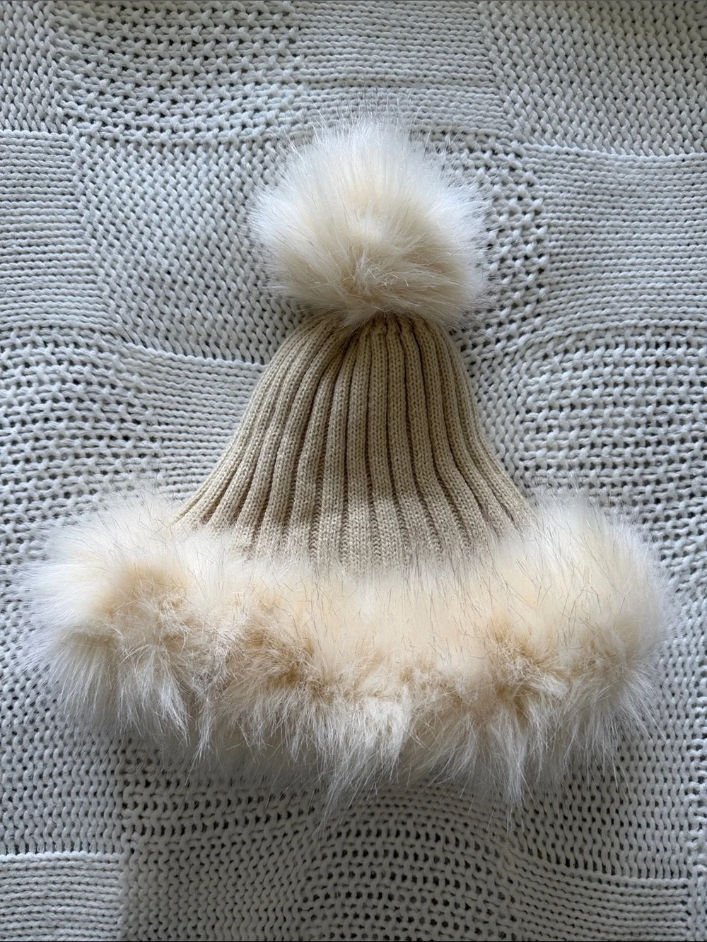 Women’s Faux Fur Pom Beanie